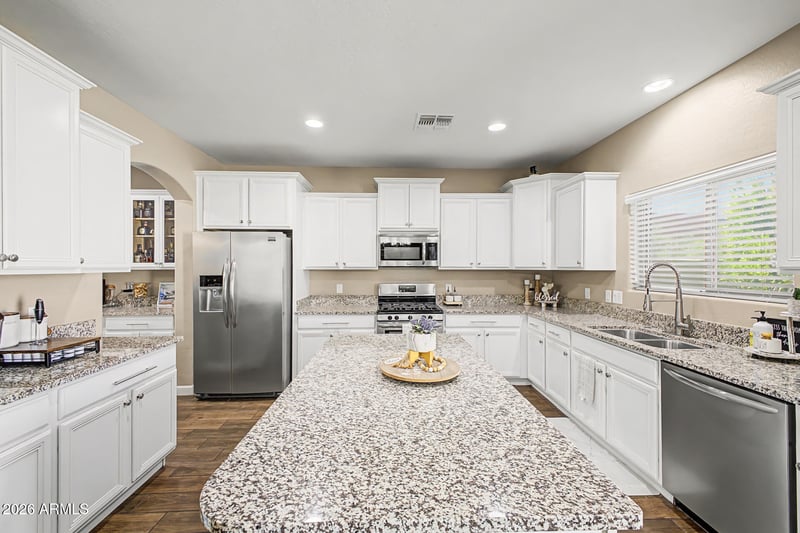 9350 W Medlock Dr, Glendale, AZ 85305