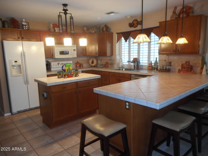 9354 Escuda Dr, Peoria, AZ 85382