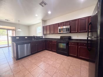 936 E Crimm Rd, San Tan Valley, AZ 85143