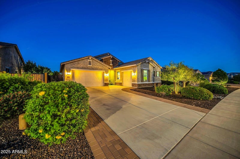 9364 Cashman Dr, Peoria, AZ 85383
