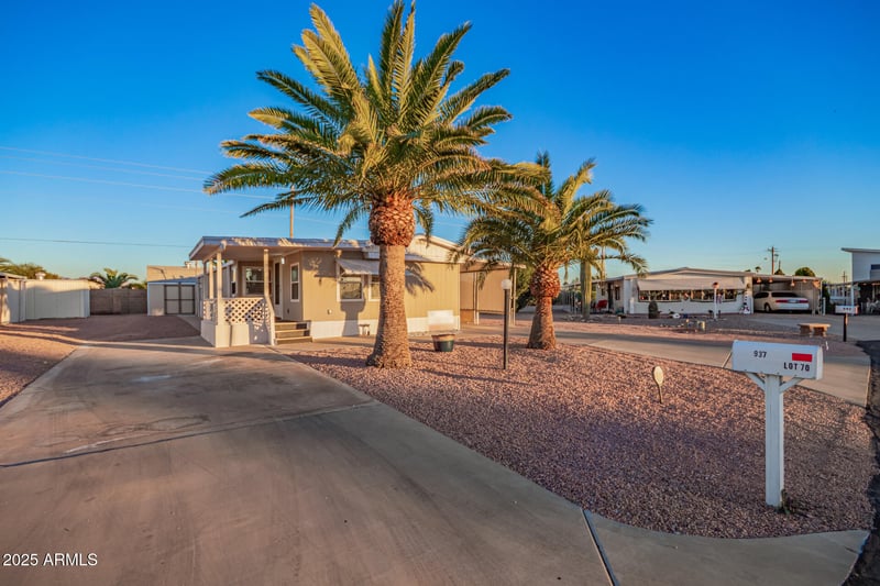 937 91st Pl, Mesa, AZ 85208