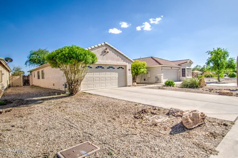937 Nardini St, San Tan Valley, AZ 85140