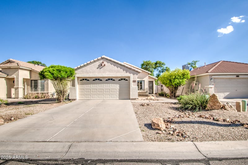 937 Nardini St, San Tan Valley, AZ 85140