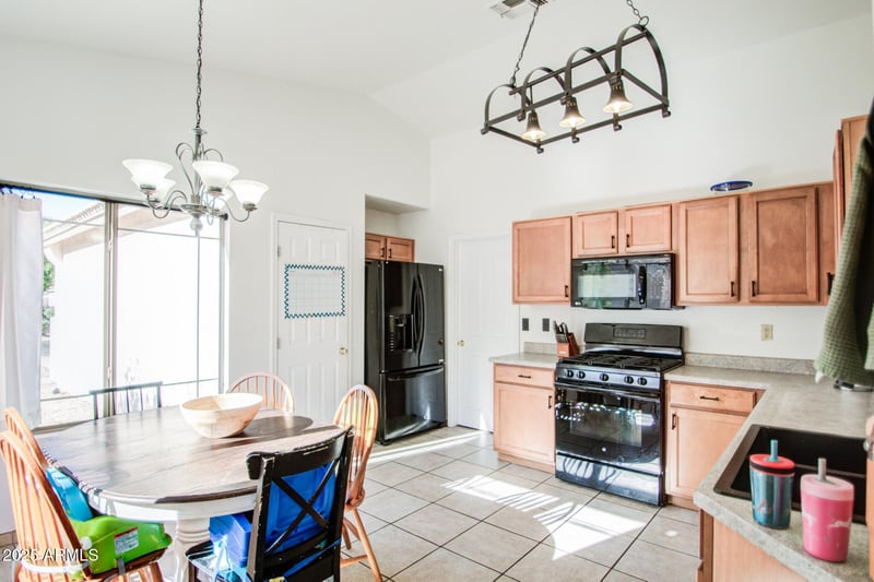 937 Nardini St, San Tan Valley, AZ 85140