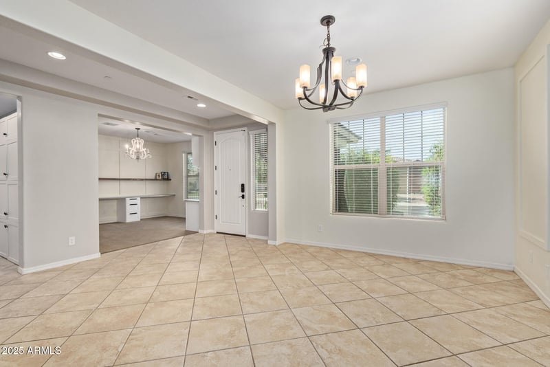 9372 Louise Dr, Peoria, AZ 85383