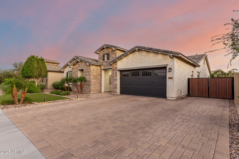 9375 Patrick Ln, Peoria, AZ 85383