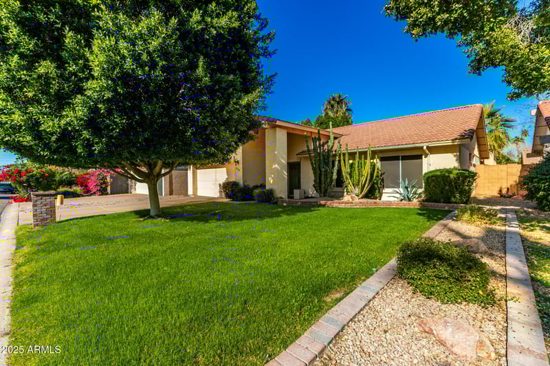 938 Driftwood Dr, Tempe, AZ 85283