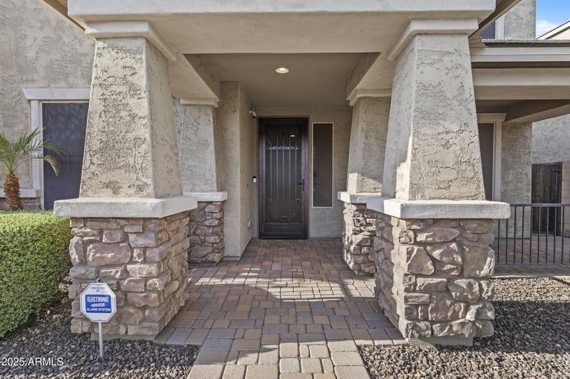 9382 Louise Dr, Peoria, AZ 85383