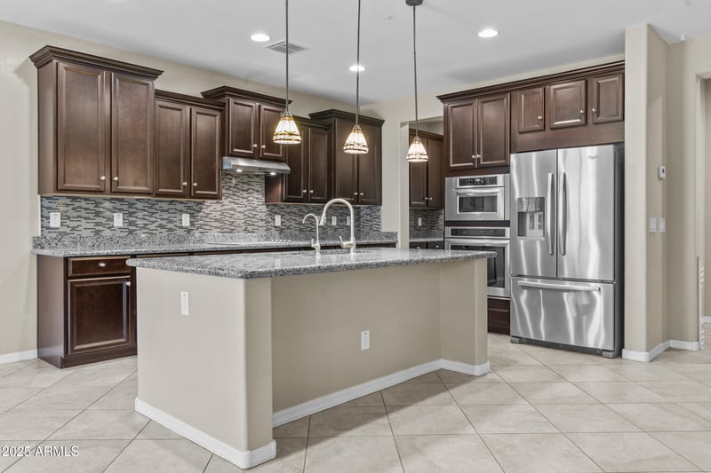 9382 Louise Dr, Peoria, AZ 85383