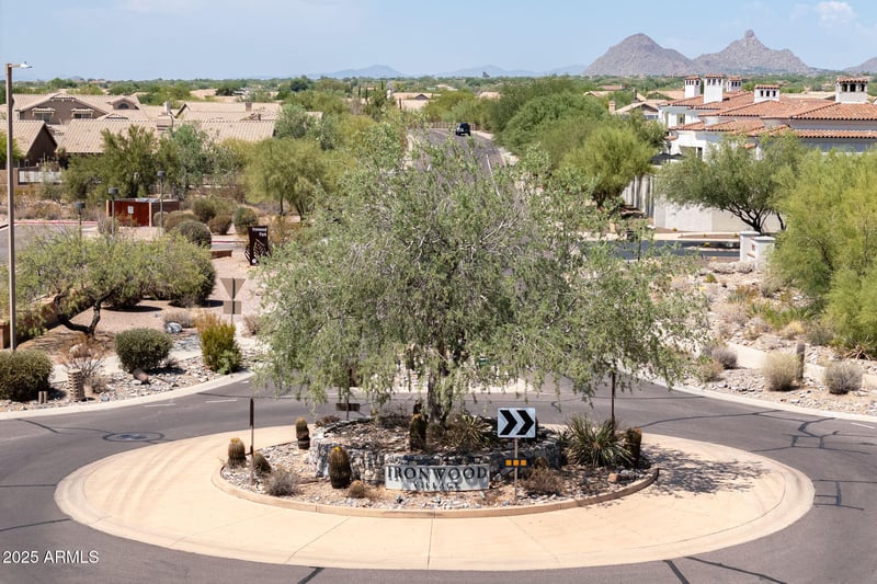 9383 Palm Tree Dr, Scottsdale, AZ 85255