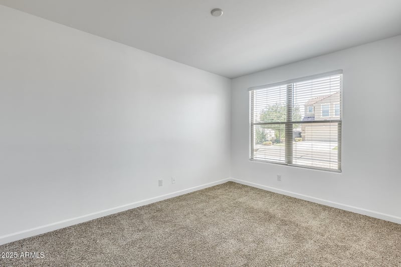 939 Angus Rd, San Tan Valley, AZ 85143