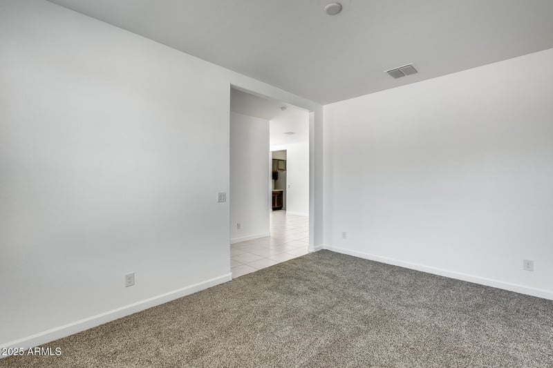 939 Angus Rd, San Tan Valley, AZ 85143