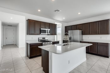 939 Angus Rd, San Tan Valley, AZ 85143