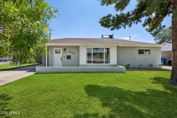 939 E Berridge Ln, Phoenix, AZ 85014