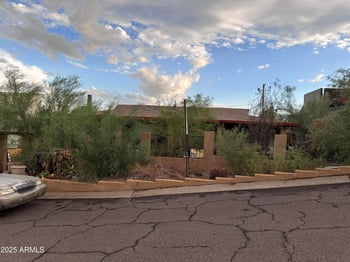 939 Mercer Ln, Phoenix, AZ 85029