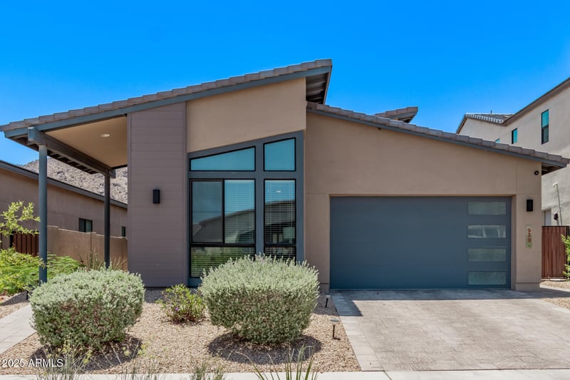 939 Paseo Way, Phoenix, AZ 85042
