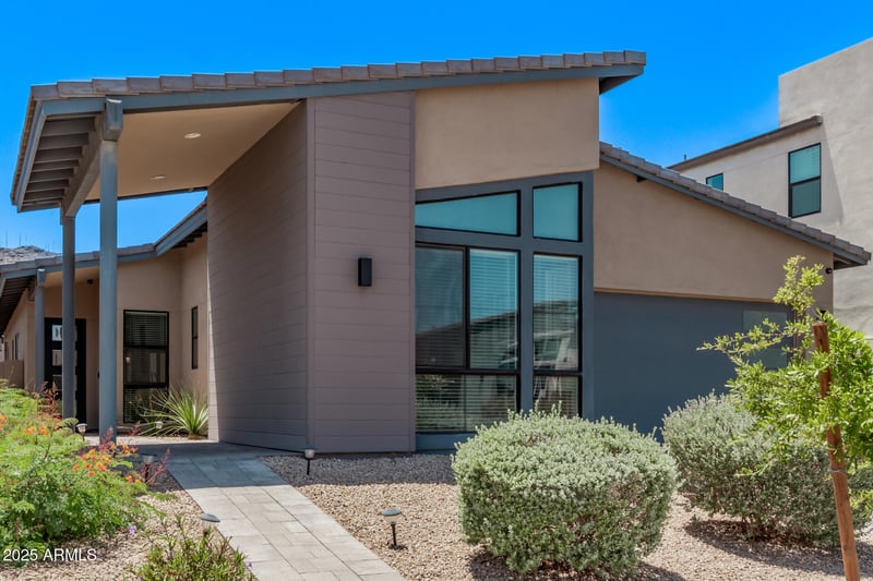 939 Paseo Way, Phoenix, AZ 85042