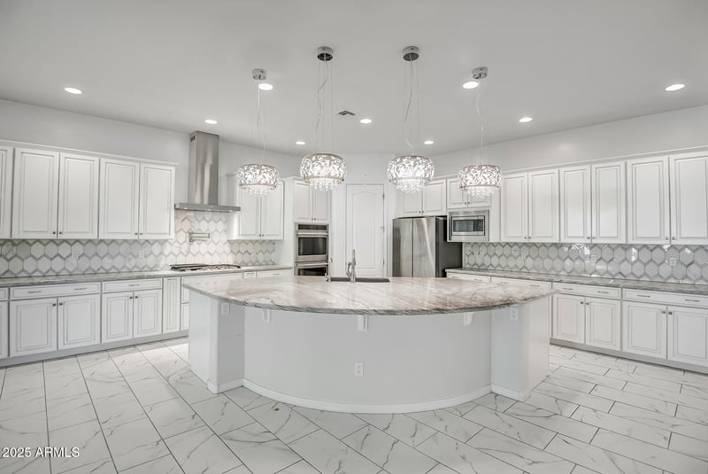 9390 Parkside Ln, Peoria, AZ 85383