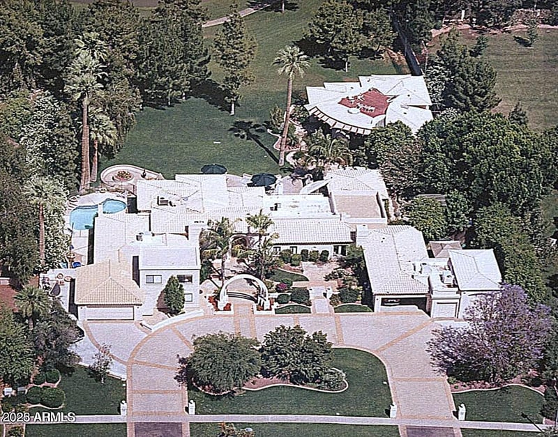 94 Biltmore Estates Dr, Phoenix, AZ 85016