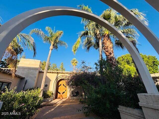 94 Biltmore Estates Dr, Phoenix, AZ 85016