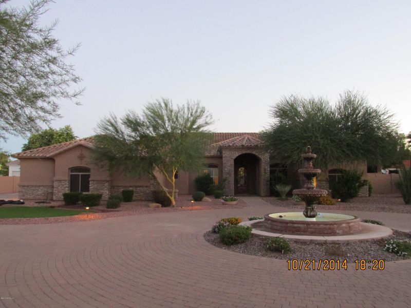 94 E Toledo Ct, Gilbert, AZ 85295