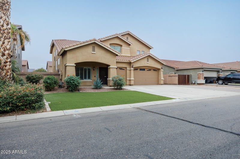 940 Chelsea Dr, San Tan Valley, AZ 85140