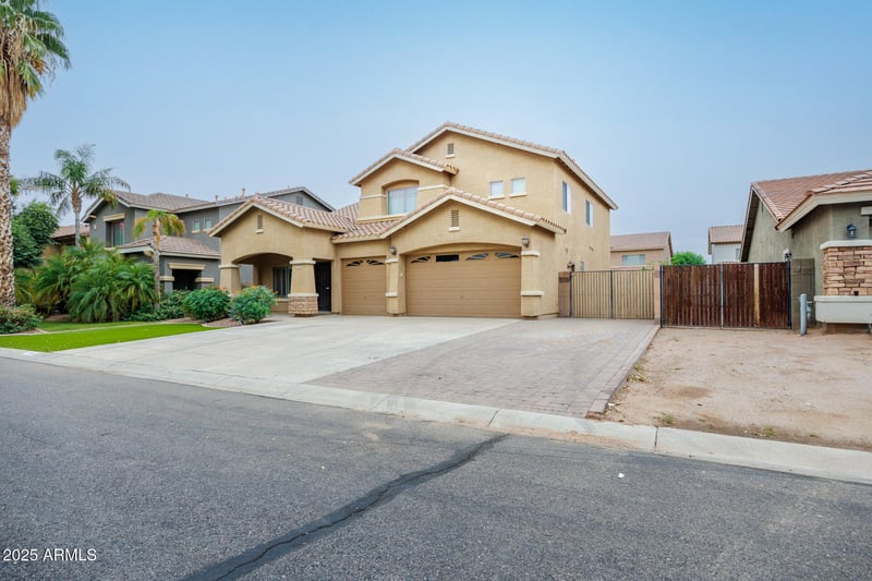 940 Chelsea Dr, San Tan Valley, AZ 85140