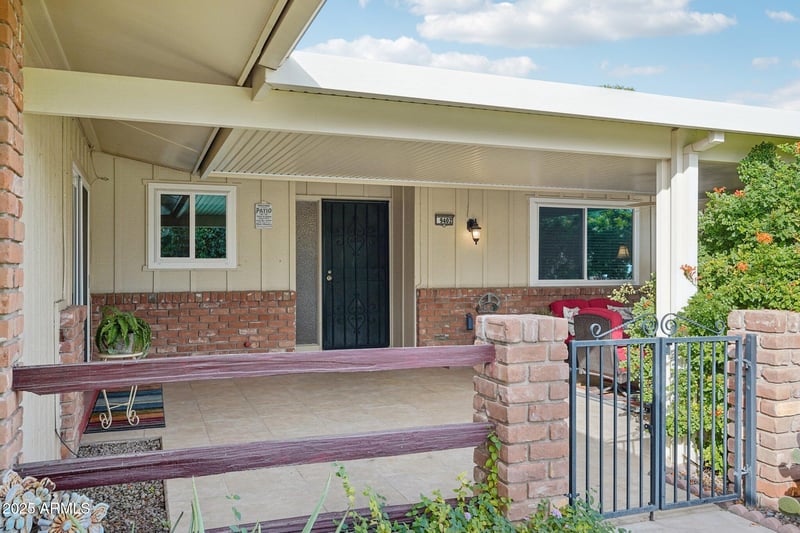 9402 109th Dr, Sun City, AZ 85351