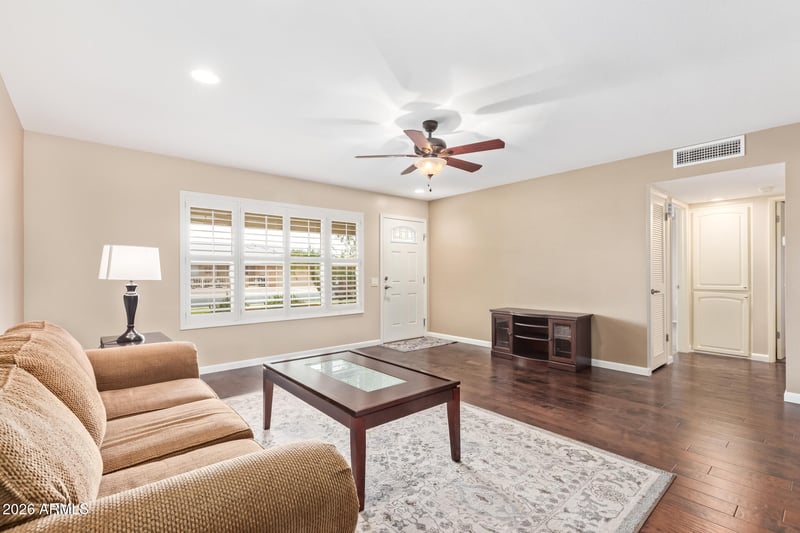 9402 Long Hills Dr, Sun City, AZ 85351