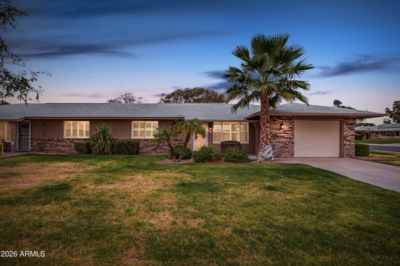 9402 Long Hills Dr, Sun City, AZ 85351