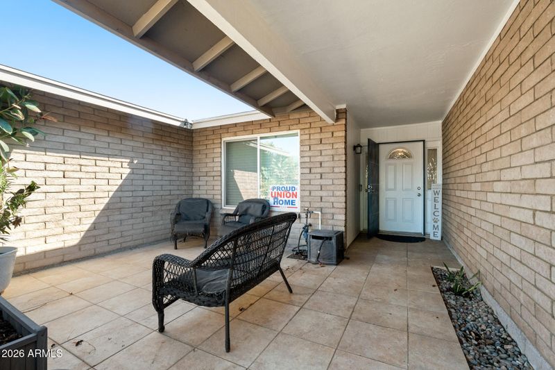 9403 N 50th Dr, Glendale, AZ 85302