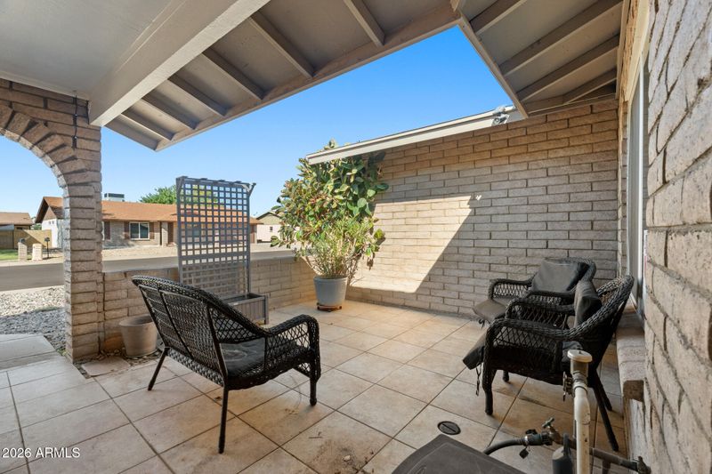 9403 N 50th Dr, Glendale, AZ 85302