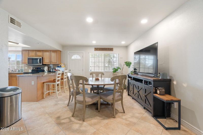 9403 N 50th Dr, Glendale, AZ 85302