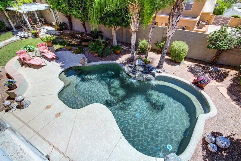 9405 E Hillview Cir, Mesa, AZ 85207