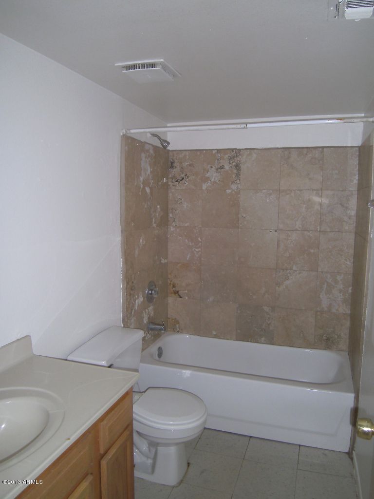 9405 N 8th St, Phoenix, AZ 85020