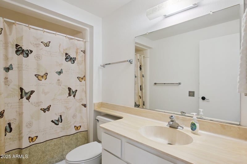 9405 Rolling Hills Dr, Sun City, AZ 85351