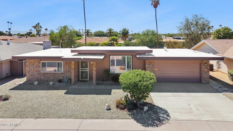 9405 Rolling Hills Dr, Sun City, AZ 85351