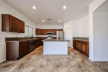 9406 Elwood St, Tolleson, AZ 85353