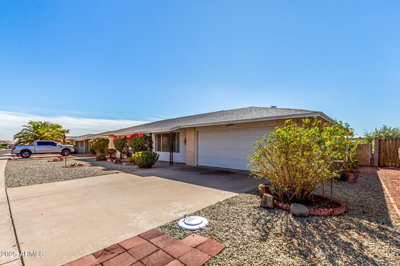 9409 Glen Oaks Cir, Sun City, AZ 85351