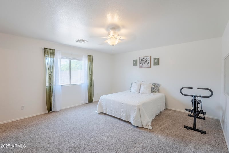 941 Desert Moon Trl, San Tan Valley, AZ 85143