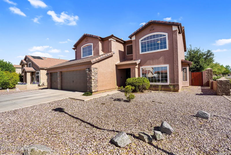 941 Stirrup Ln, San Tan Valley, AZ 85143