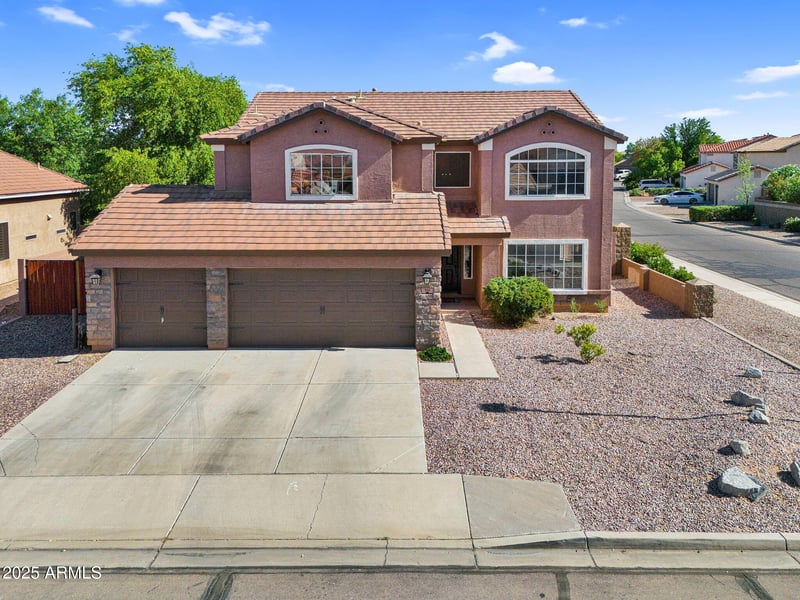 941 Stirrup Ln, San Tan Valley, AZ 85143