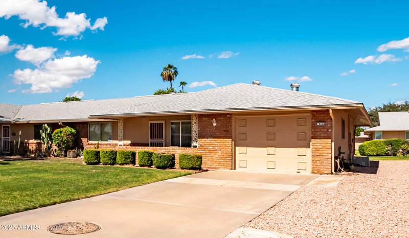 9414 Greenway Rd, Sun City, AZ 85351