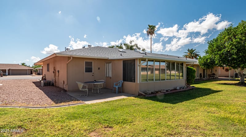 9414 Greenway Rd, Sun City, AZ 85351