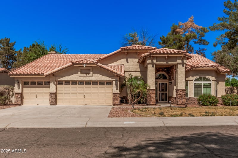 9414 La Rosa Dr, Tempe, AZ 85284