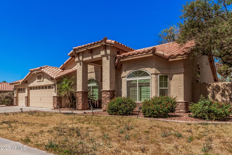 9414 La Rosa Dr, Tempe, AZ 85284