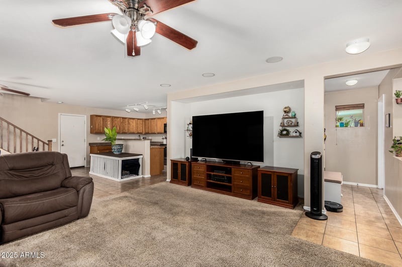 942 Deerfield Ln, Gilbert, AZ 85296