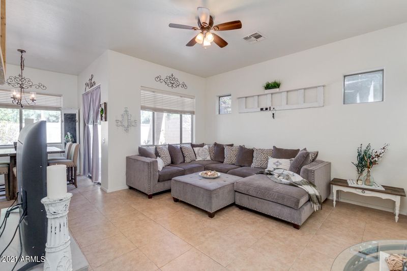 942 E Sheffield Ave, Chandler, AZ 85225