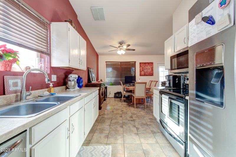 942 N Saffron St, Mesa, AZ 85205