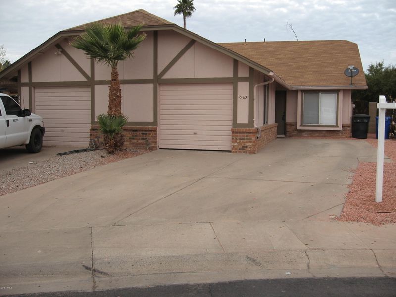 942 W Emerald Cir, Mesa, AZ 85210